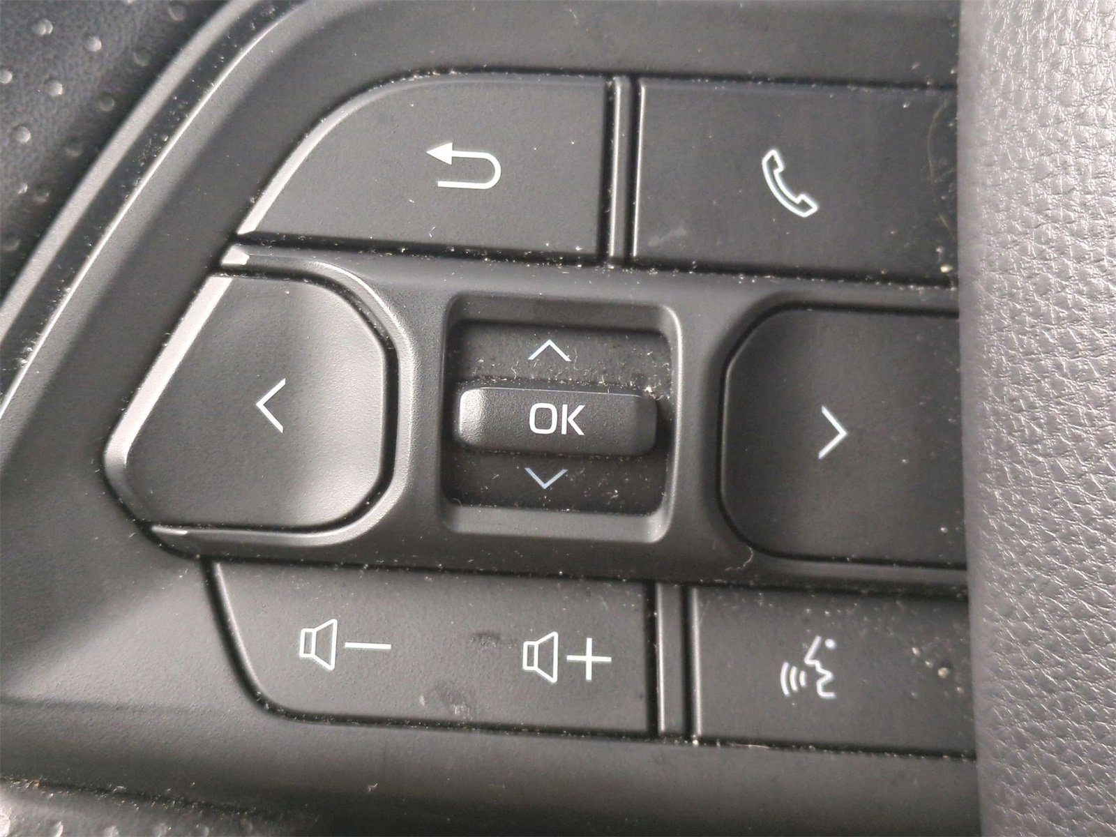 Thumbnail: 2025 Toyota Tundra - 23