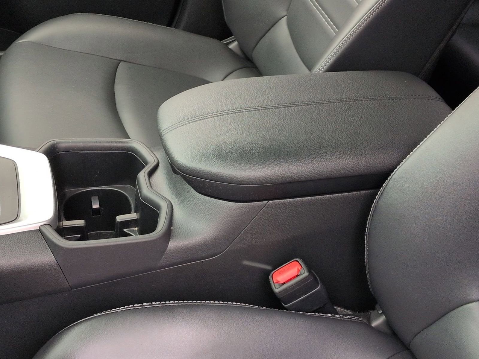 Thumbnail: 2023 Toyota RAV4 - 30