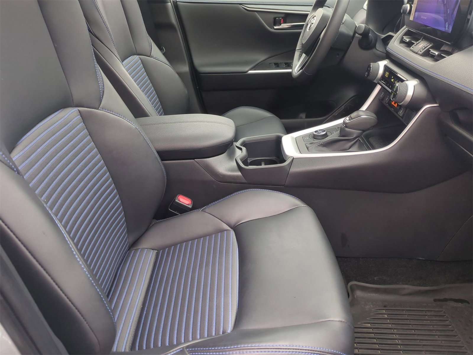 Thumbnail: 2024 Toyota RAV4 - 23