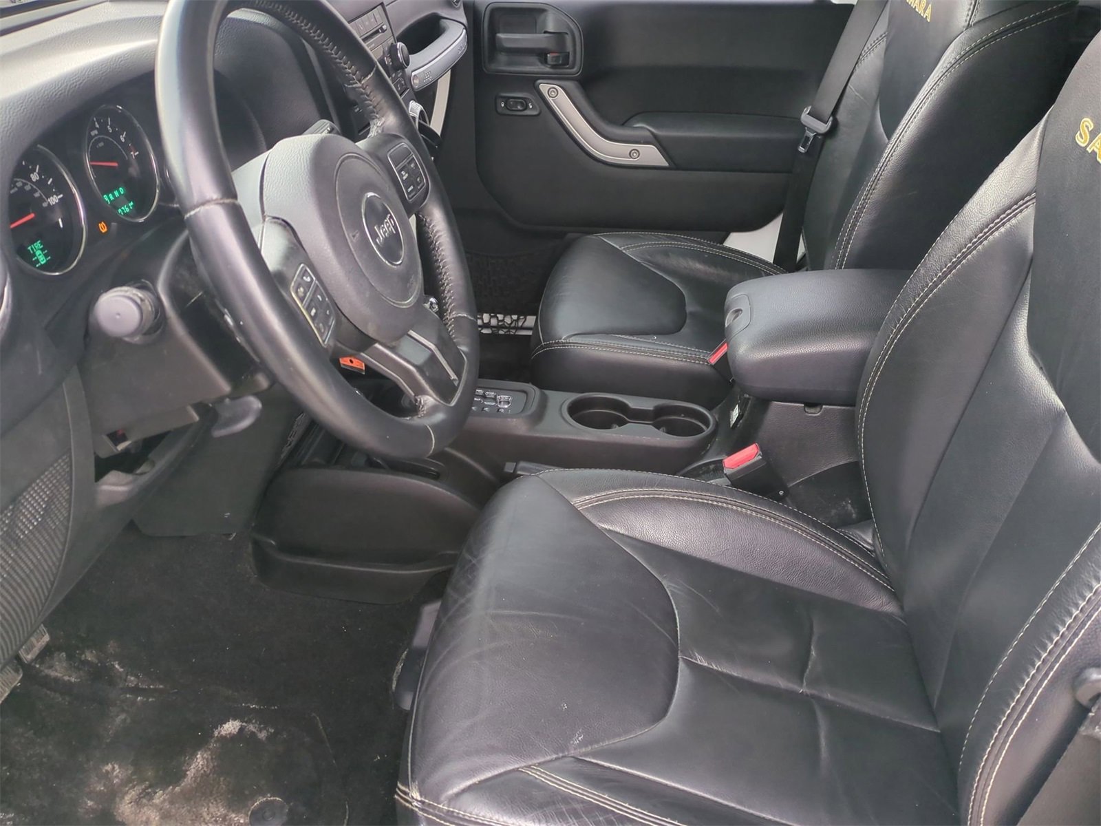 Thumbnail: 2015 Jeep Wrangler - 16