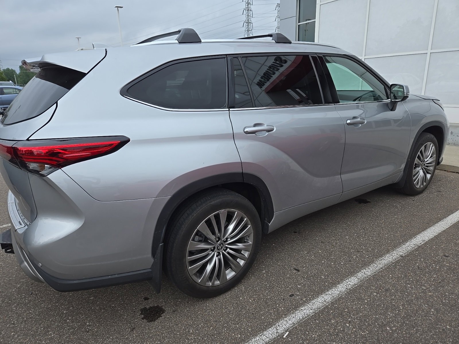 Thumbnail: 2022 Toyota Highlander - 3