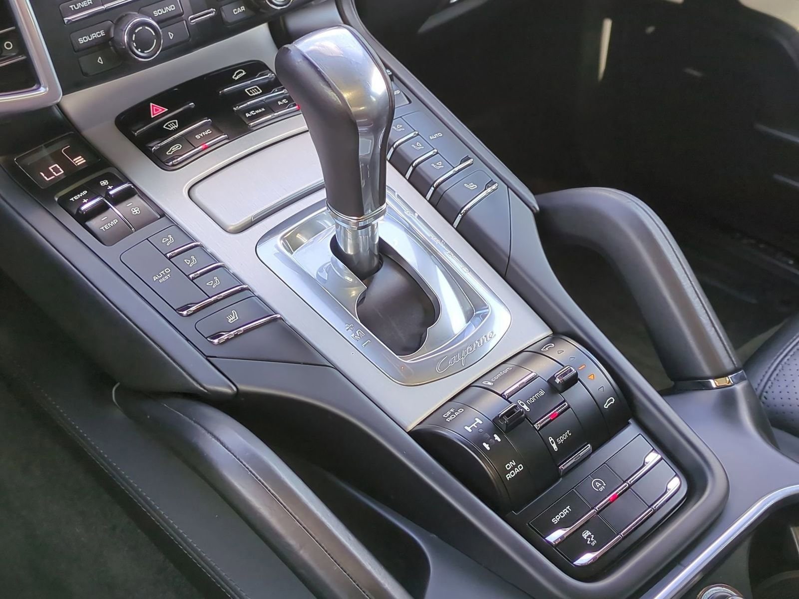 Thumbnail: 2014 Porsche Cayenne - 34