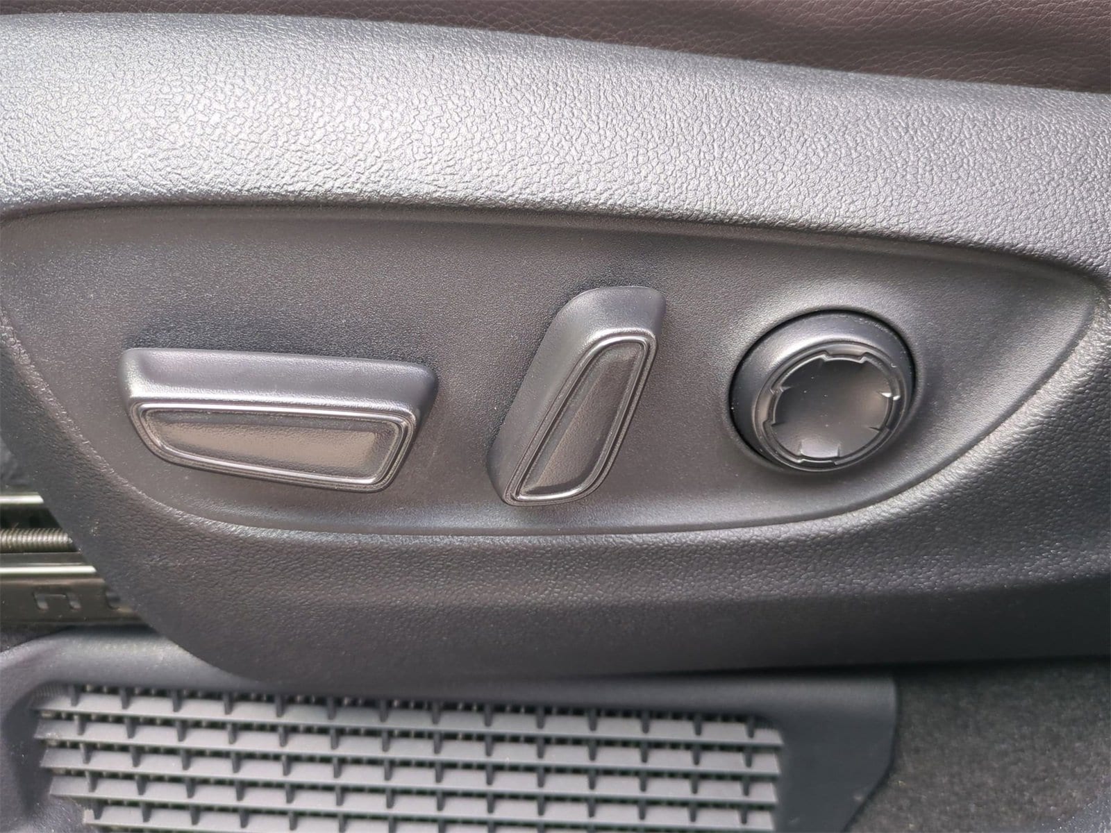 Thumbnail: 2021 Toyota Sienna - 17