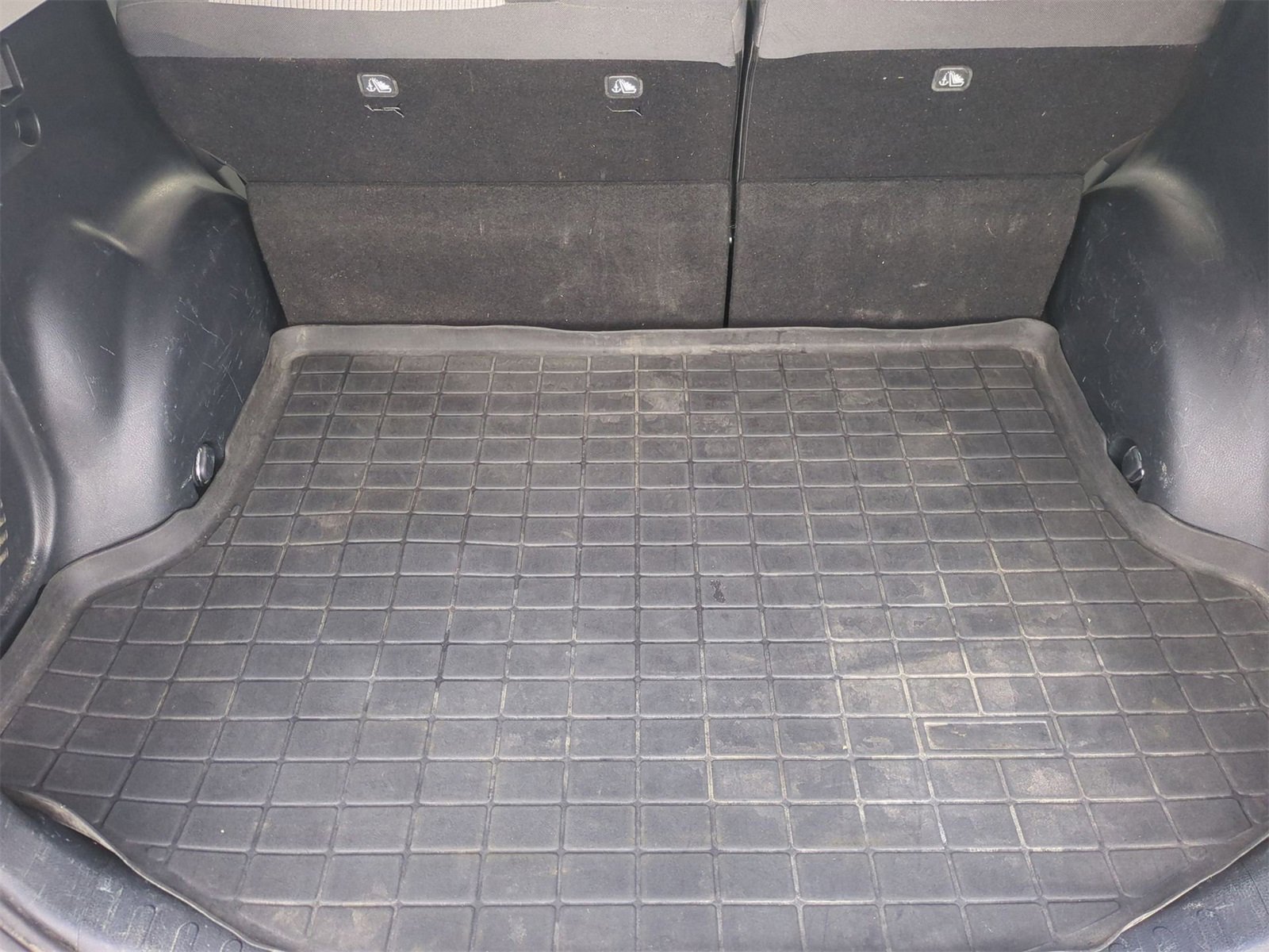 Thumbnail: 2013 Toyota RAV4 - 32