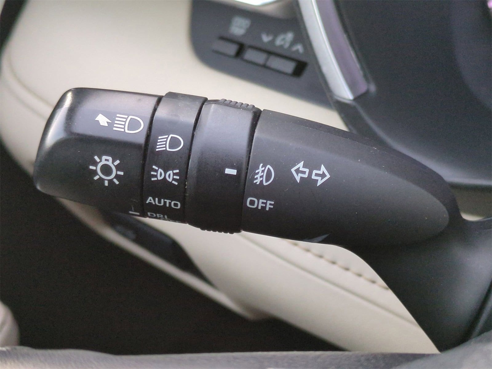 Thumbnail: 2022 Toyota Highlander - 28