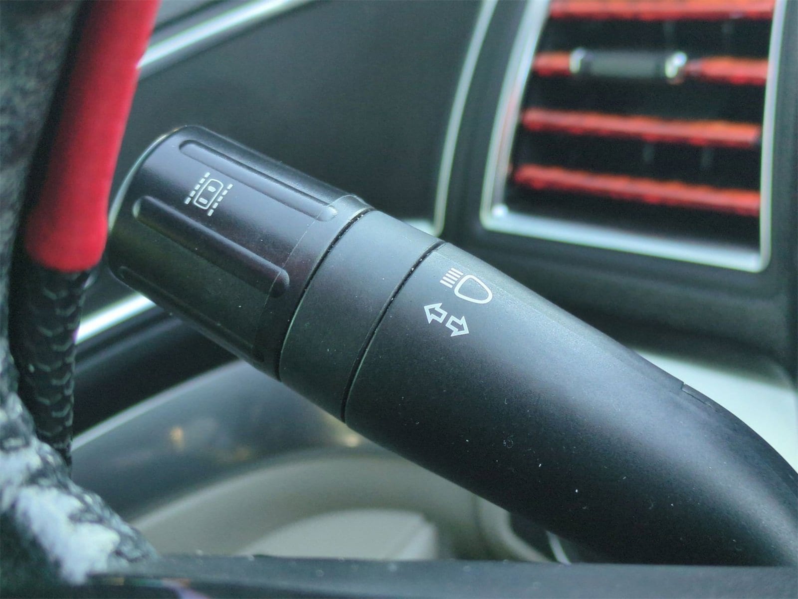 Thumbnail: 2018 Ford Explorer - 29