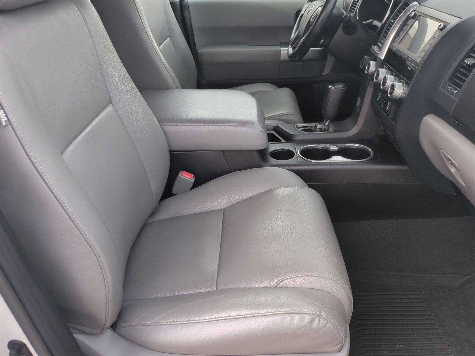 Thumbnail: 2021 Toyota Sequoia - 23