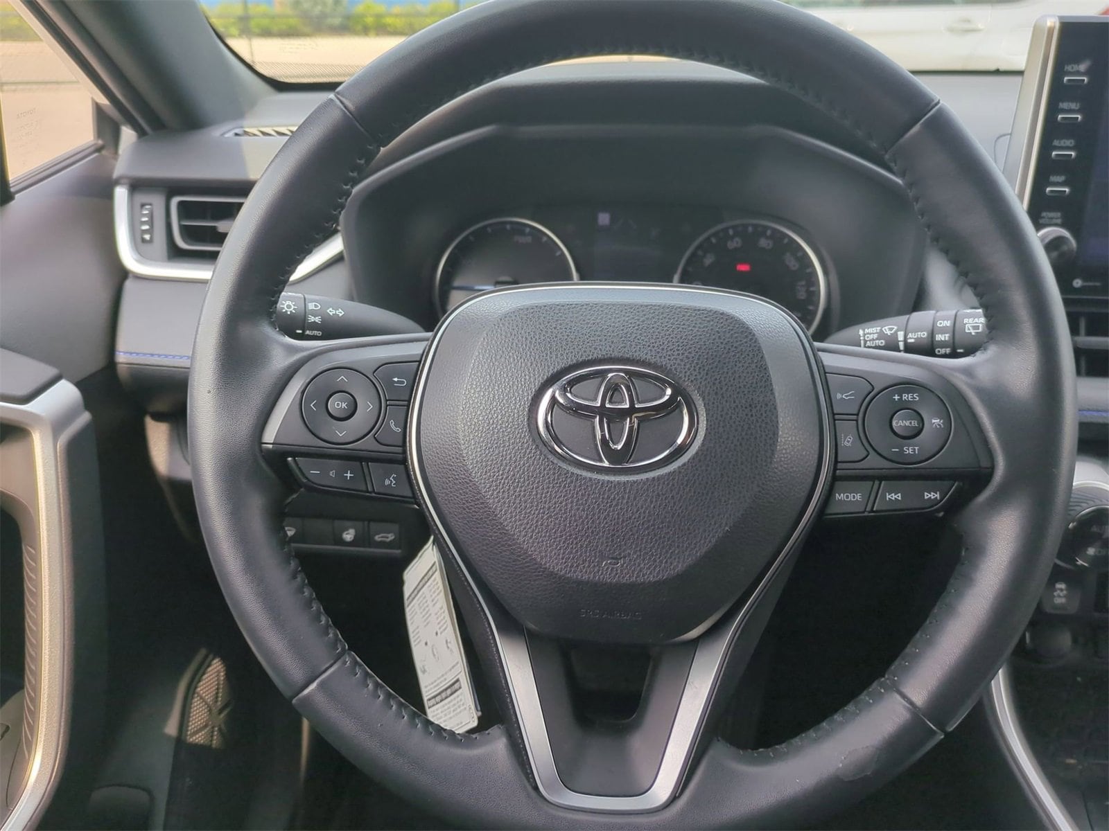Thumbnail: 2022 Toyota RAV4 - 24