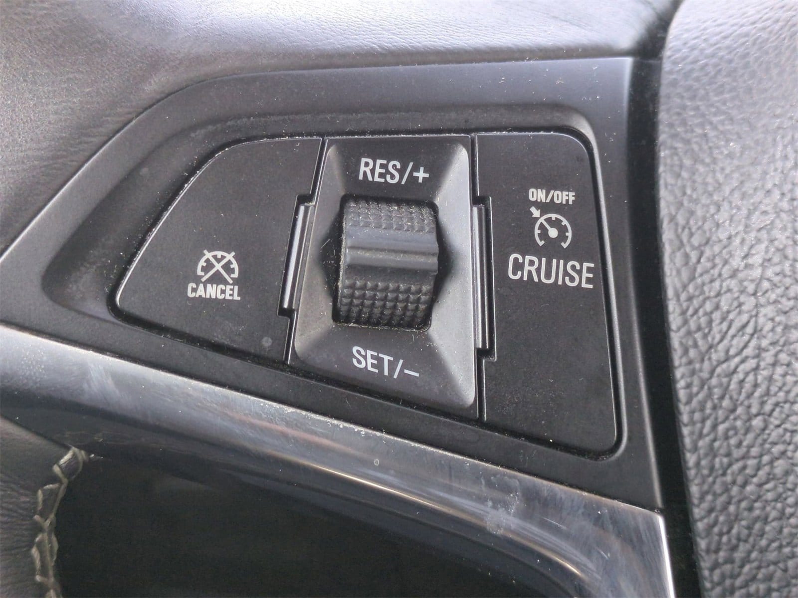 Thumbnail: 2018 Buick Encore - 25