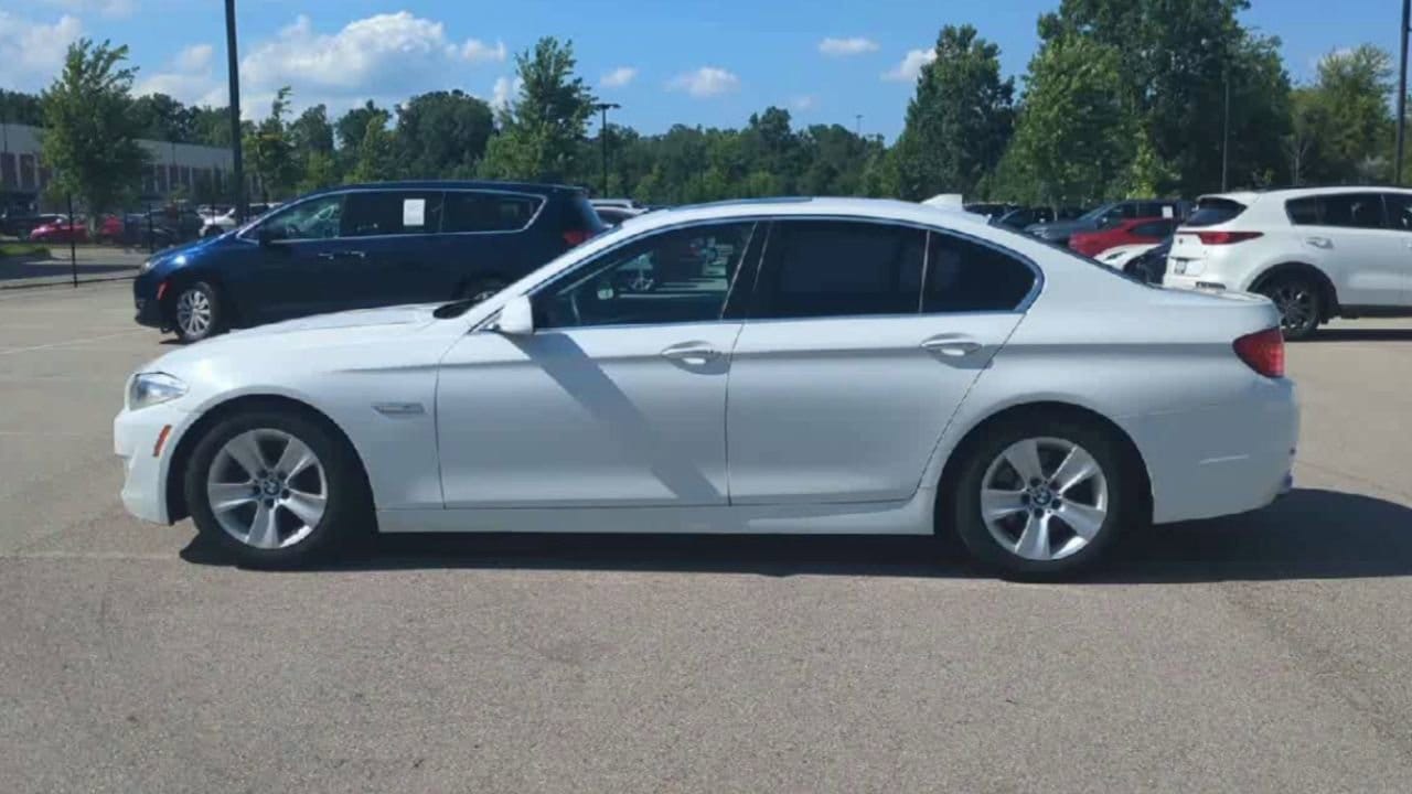 Thumbnail: 2011 BMW 5 Series - 5