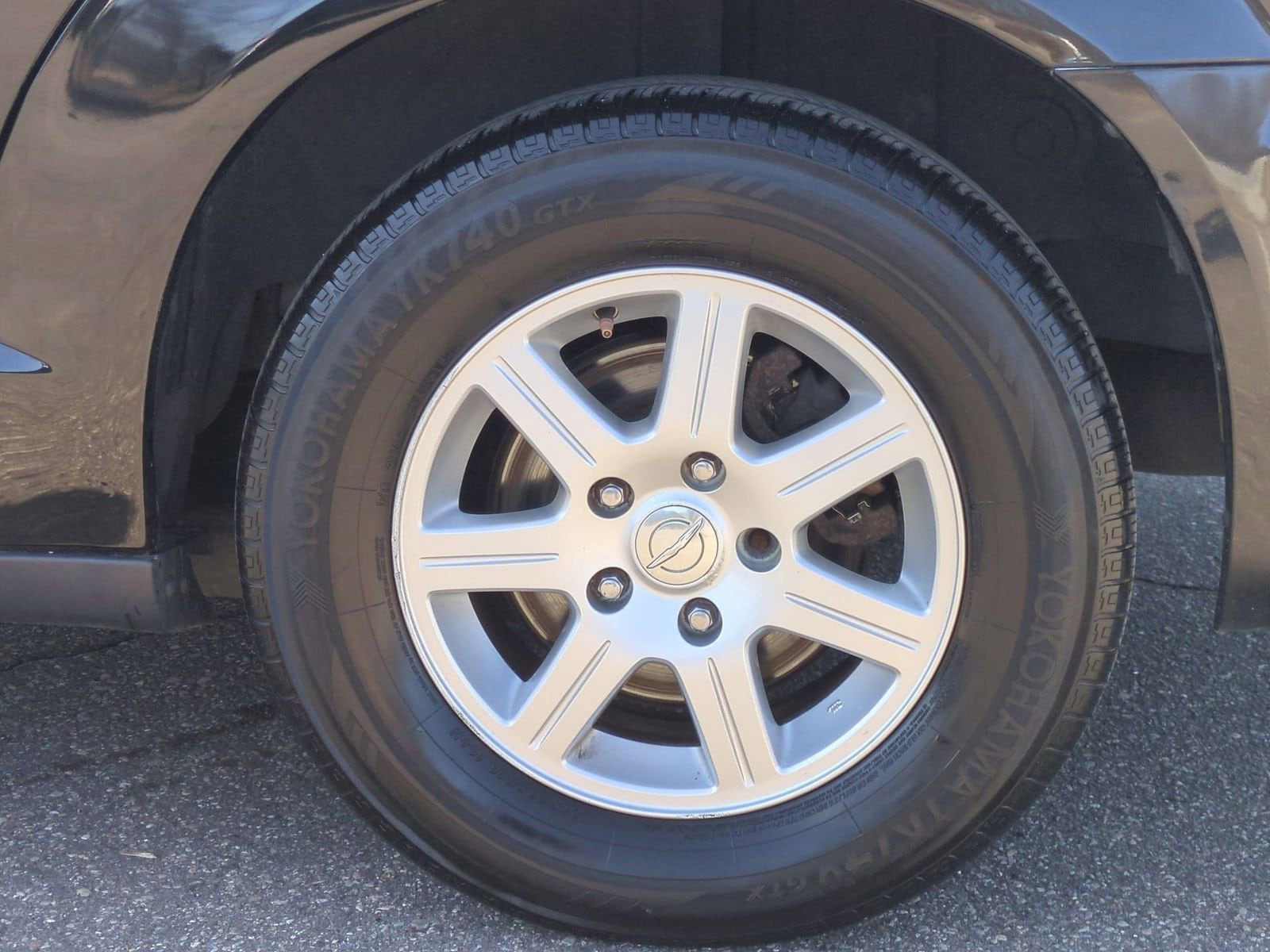 Thumbnail: 2013 Chrysler Town & Country - 14