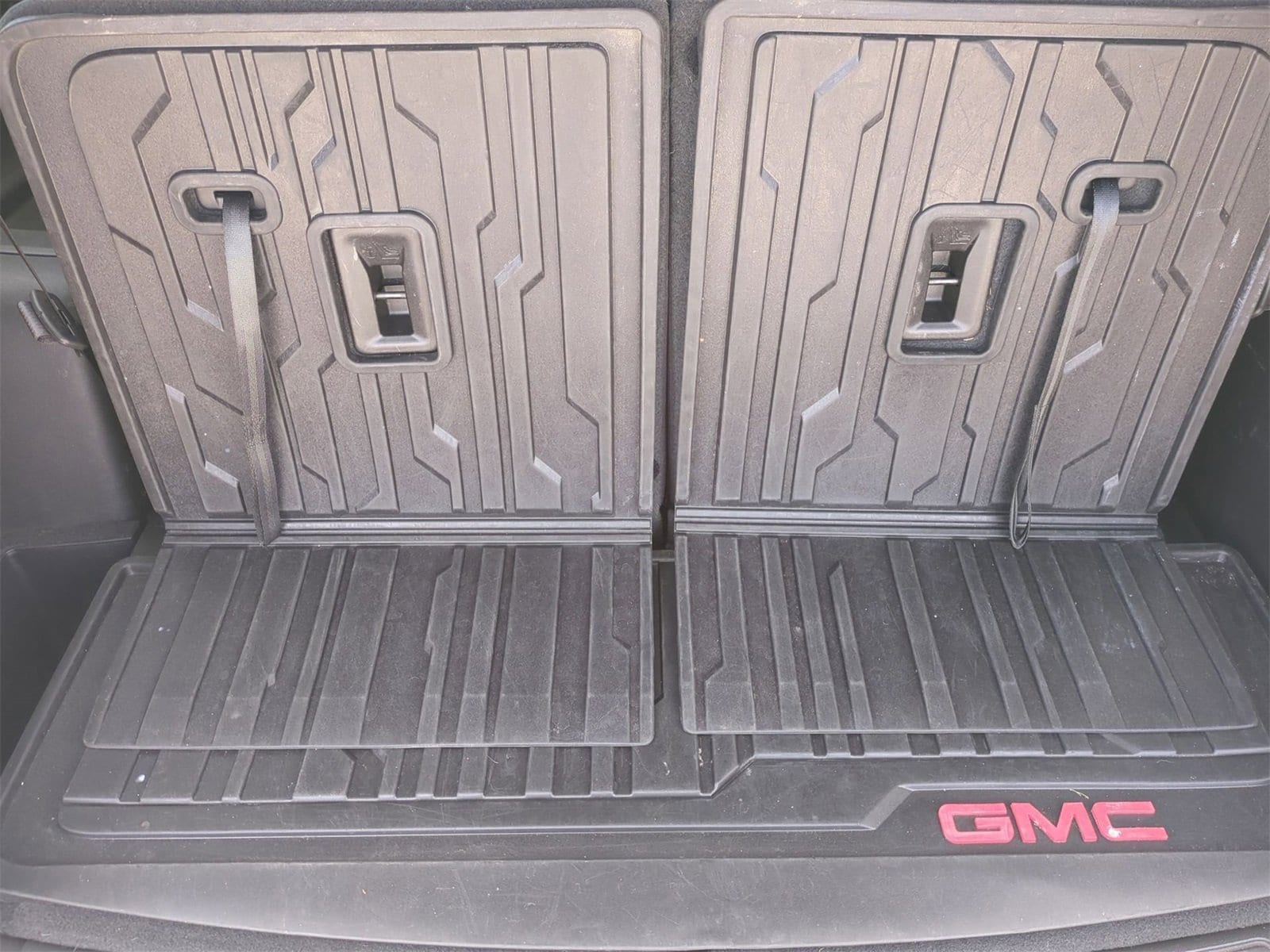 Thumbnail: 2023 GMC Acadia - 33