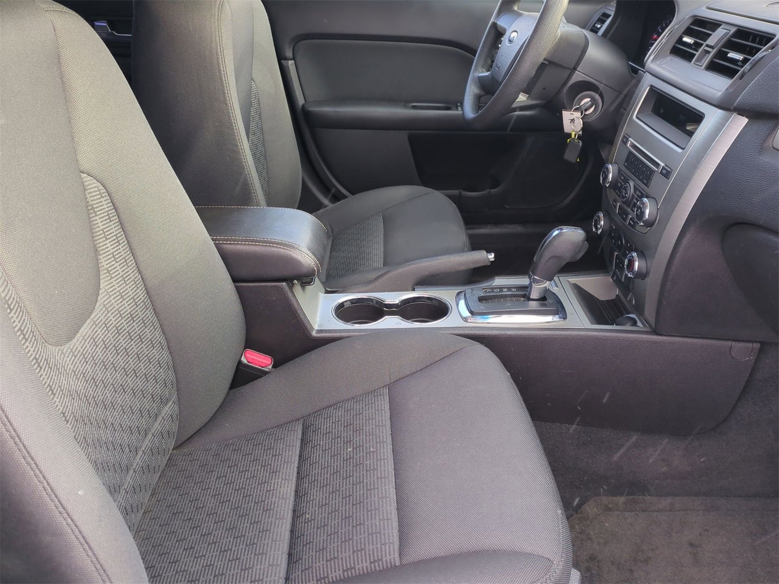 Thumbnail: 2012 Ford Fusion - 23