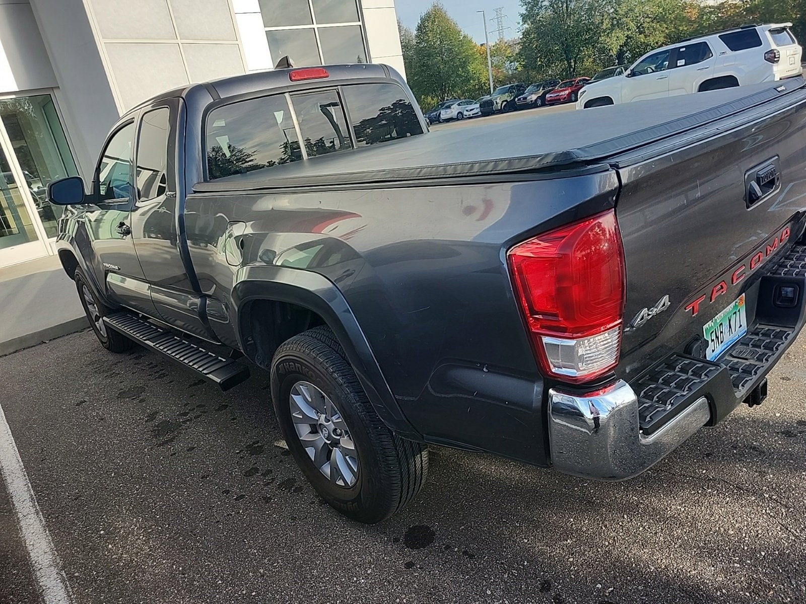 Thumbnail: 2017 Toyota Tacoma - 4