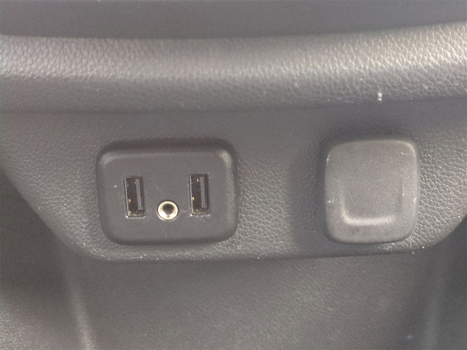 Thumbnail: 2023 Chevrolet Traverse - 29