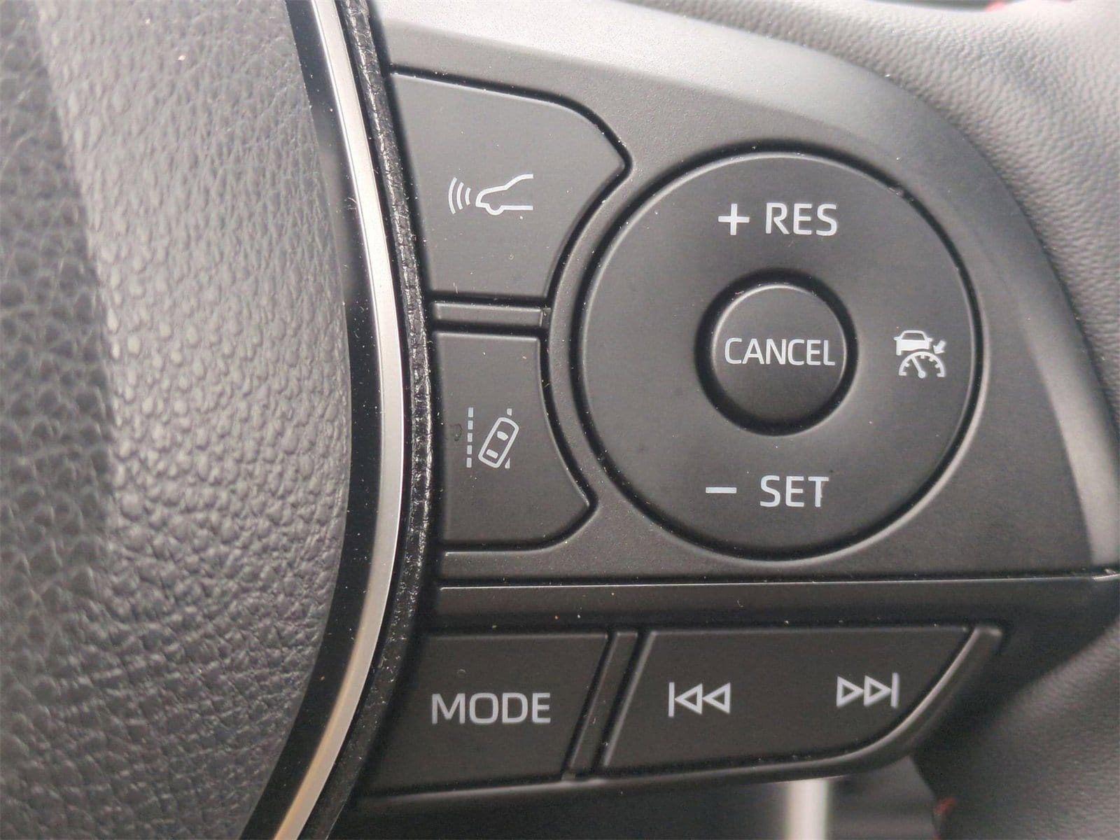 Thumbnail: 2025 Toyota RAV4 - 26