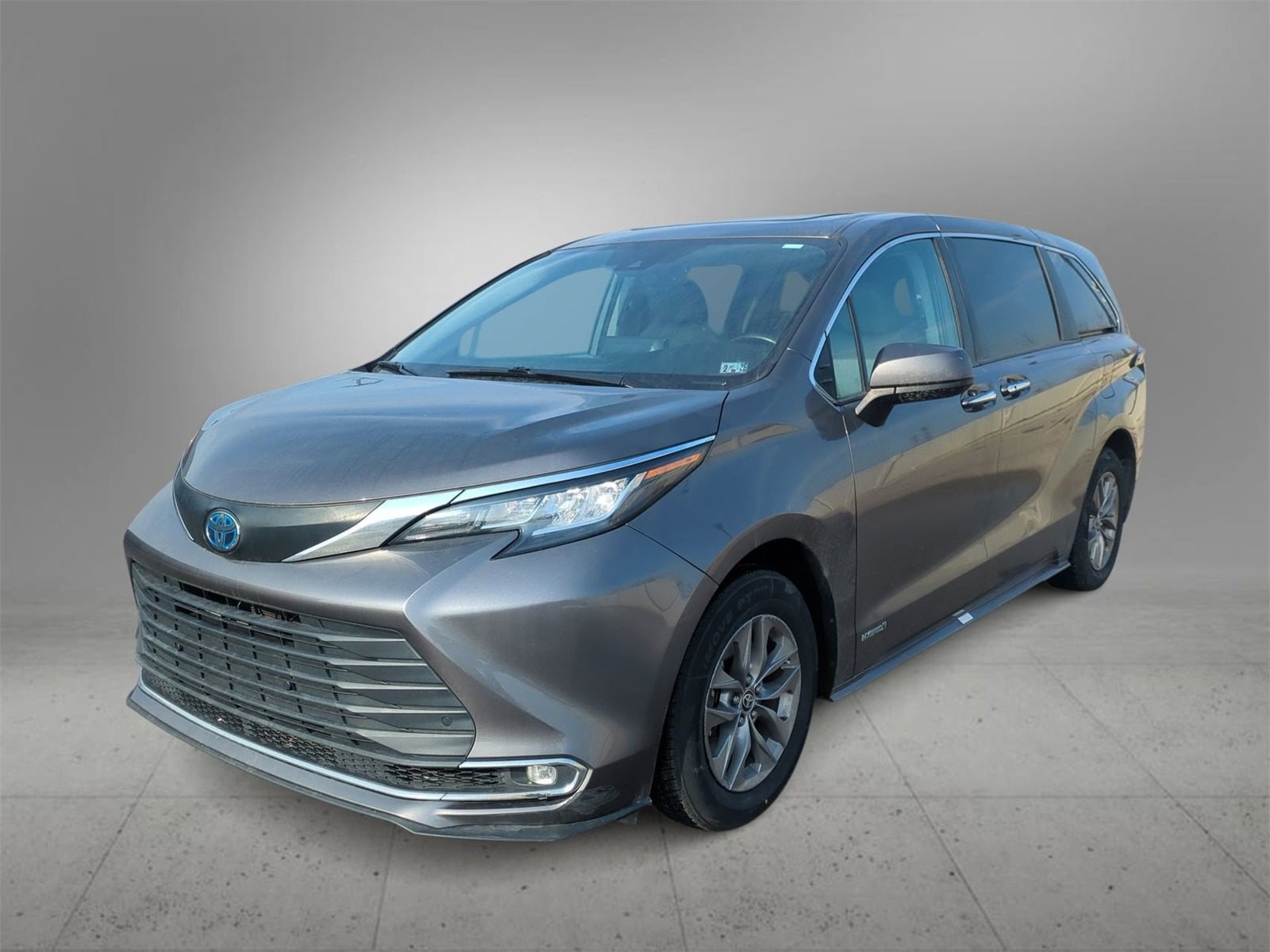 Thumbnail: 2021 Toyota Sienna - 4