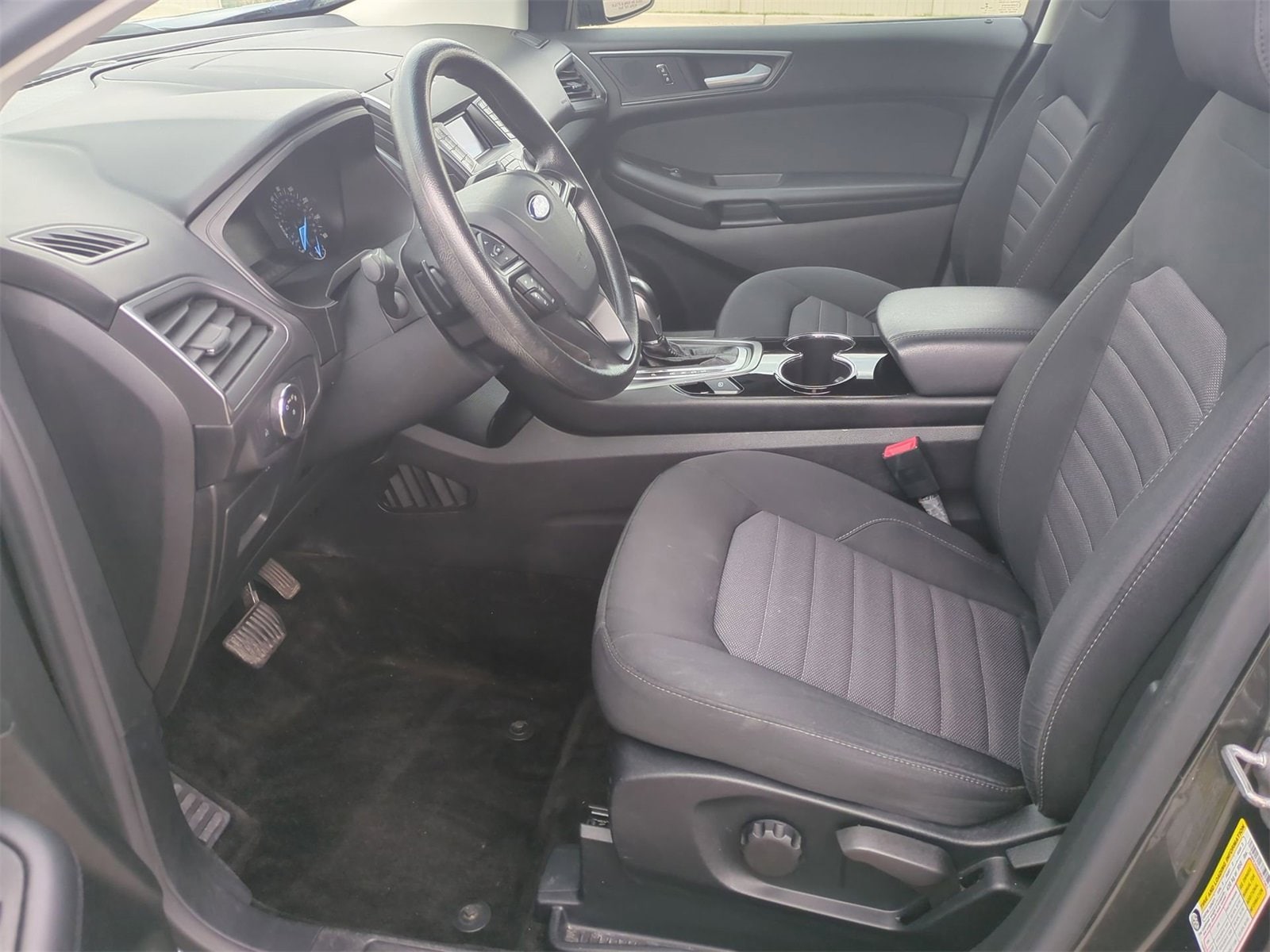 Thumbnail: 2016 Ford Edge - 16