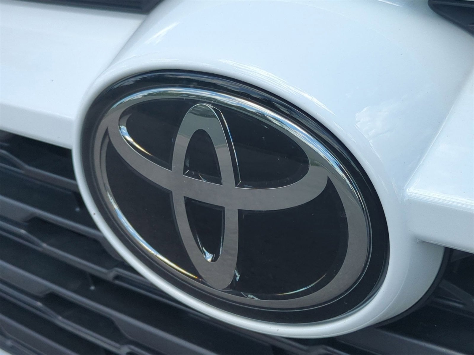 Thumbnail: 2020 Toyota RAV4 - 12
