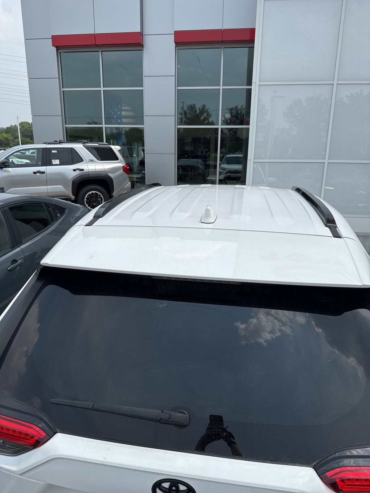Thumbnail: 2022 Toyota RAV4 - 17
