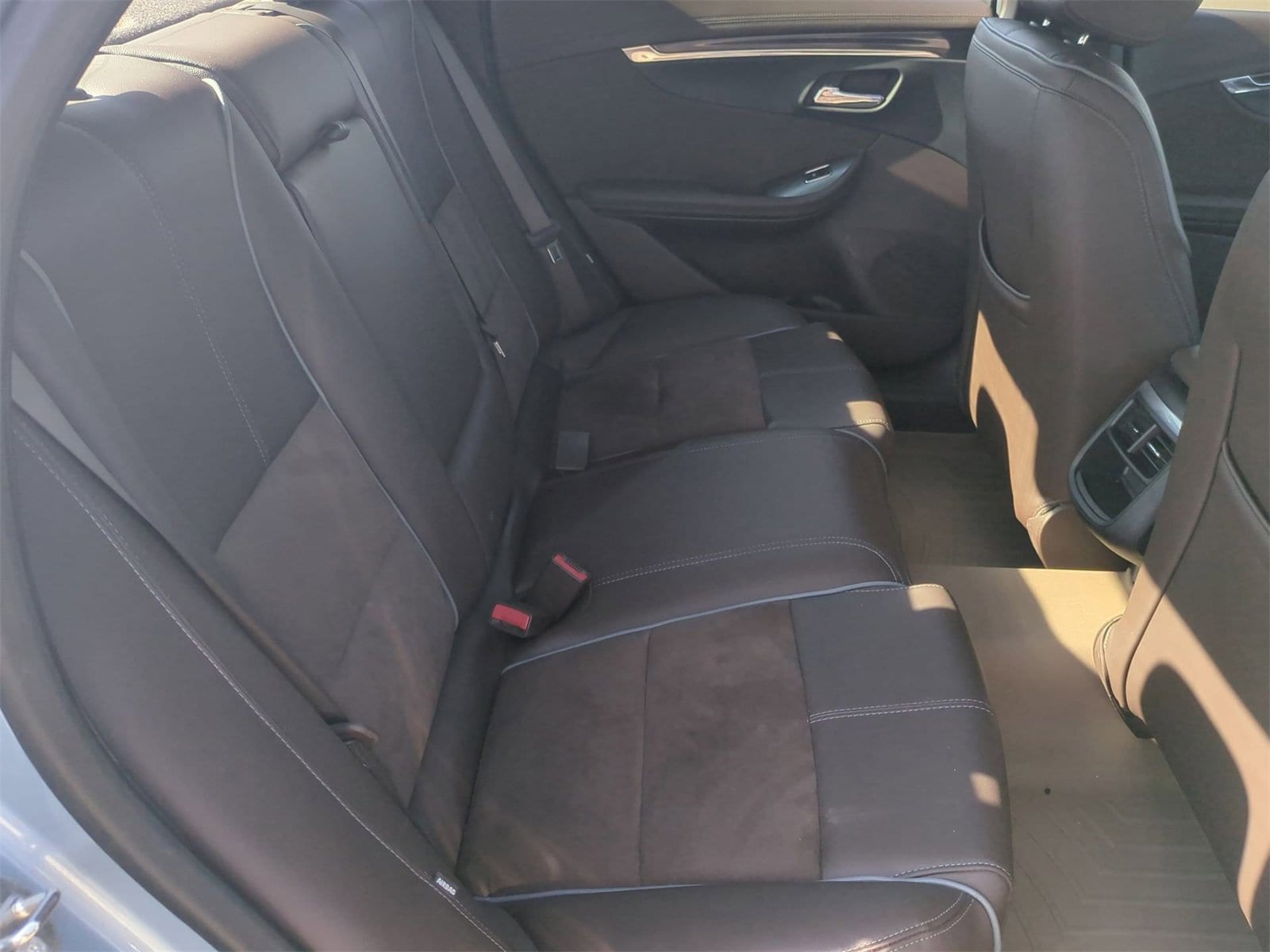 Thumbnail: 2015 Chevrolet Impala - 21