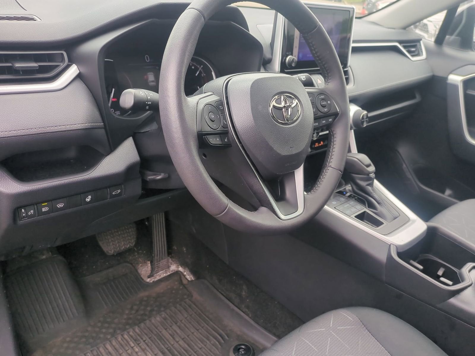 Thumbnail: 2023 Toyota RAV4 - 10