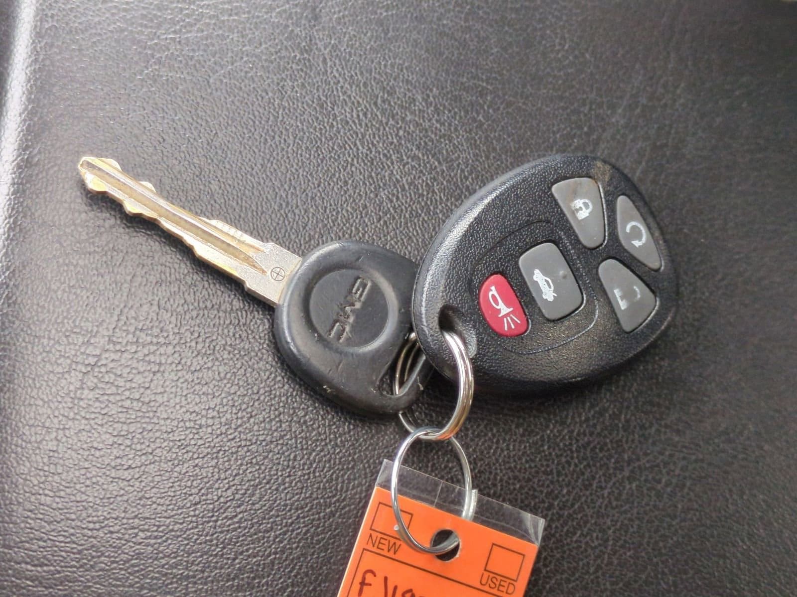 Thumbnail: 2015 GMC Acadia - 36