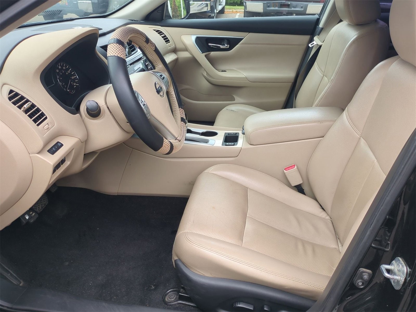 Thumbnail: 2018 Nissan Altima - 16