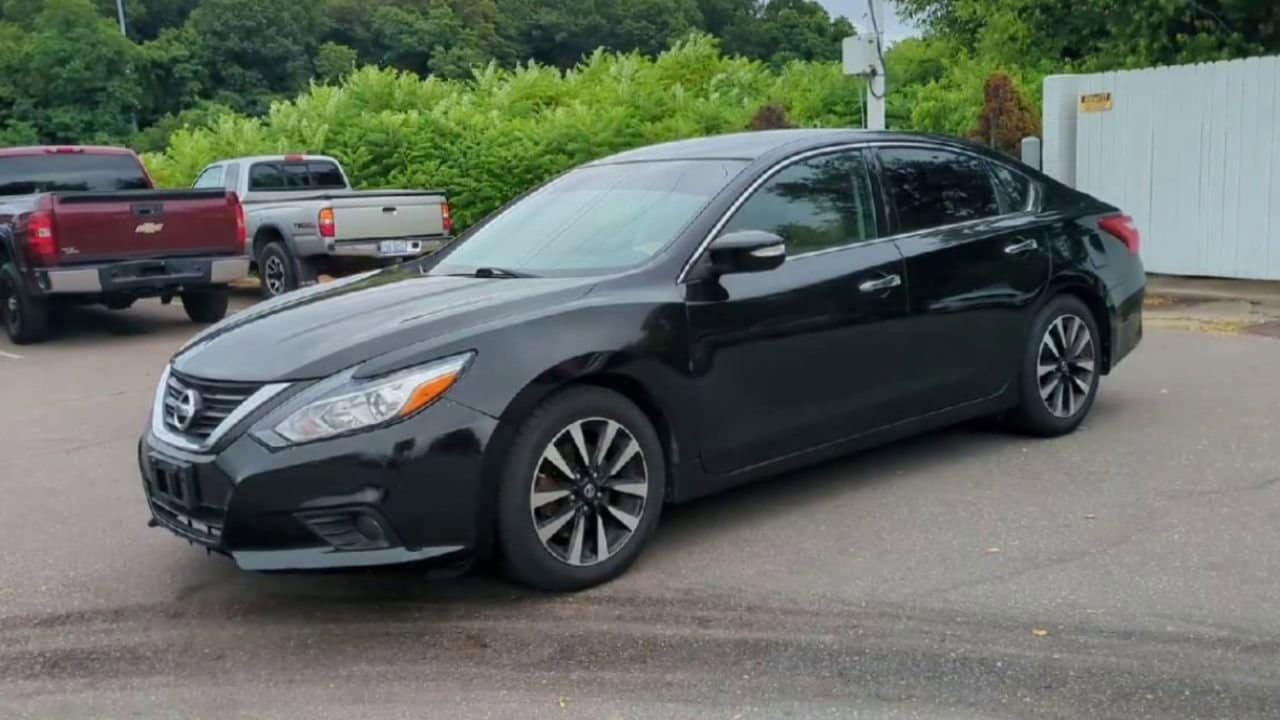 Thumbnail: 2018 Nissan Altima - 4