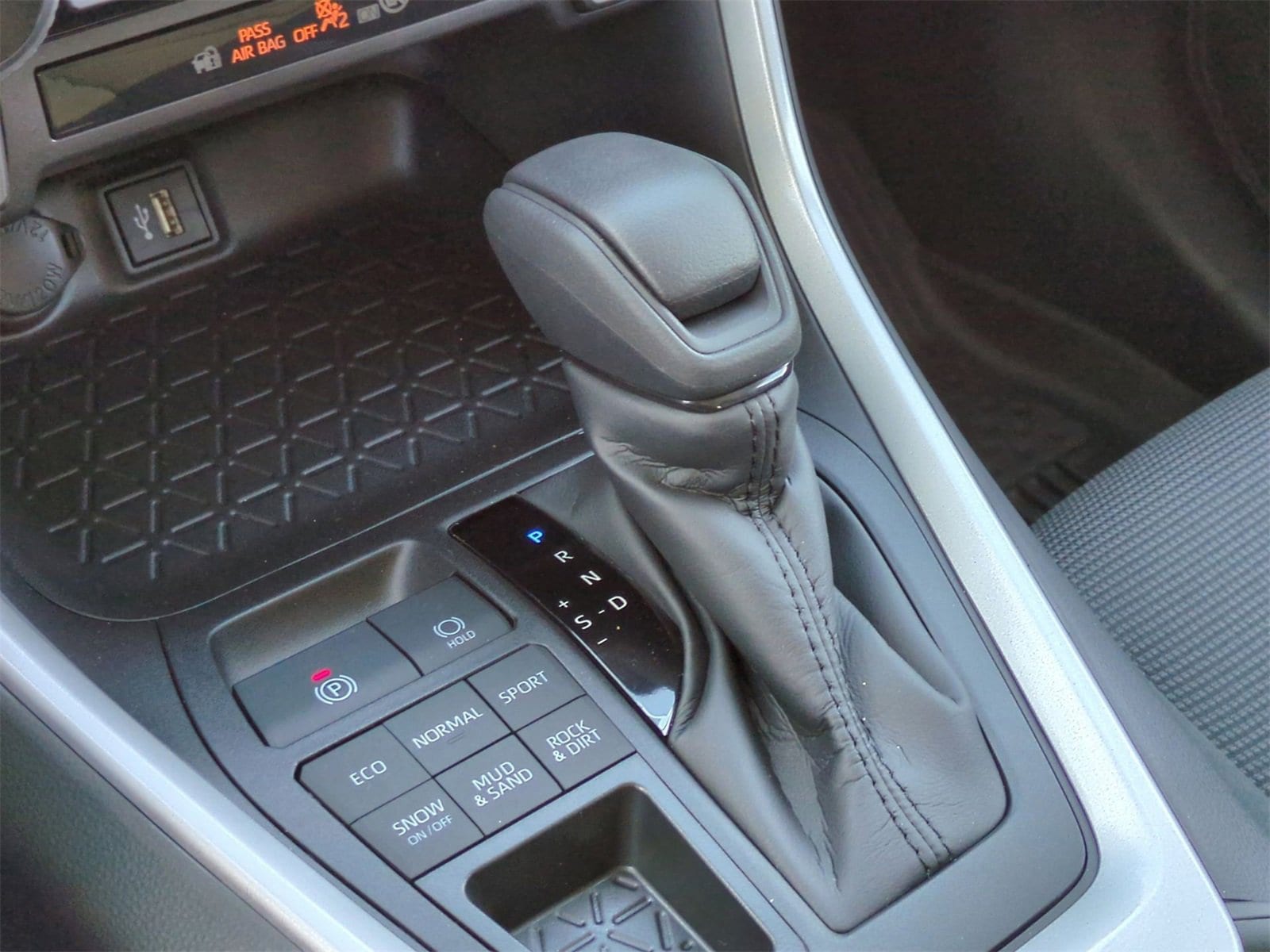 Thumbnail: 2025 Toyota RAV4 - 30