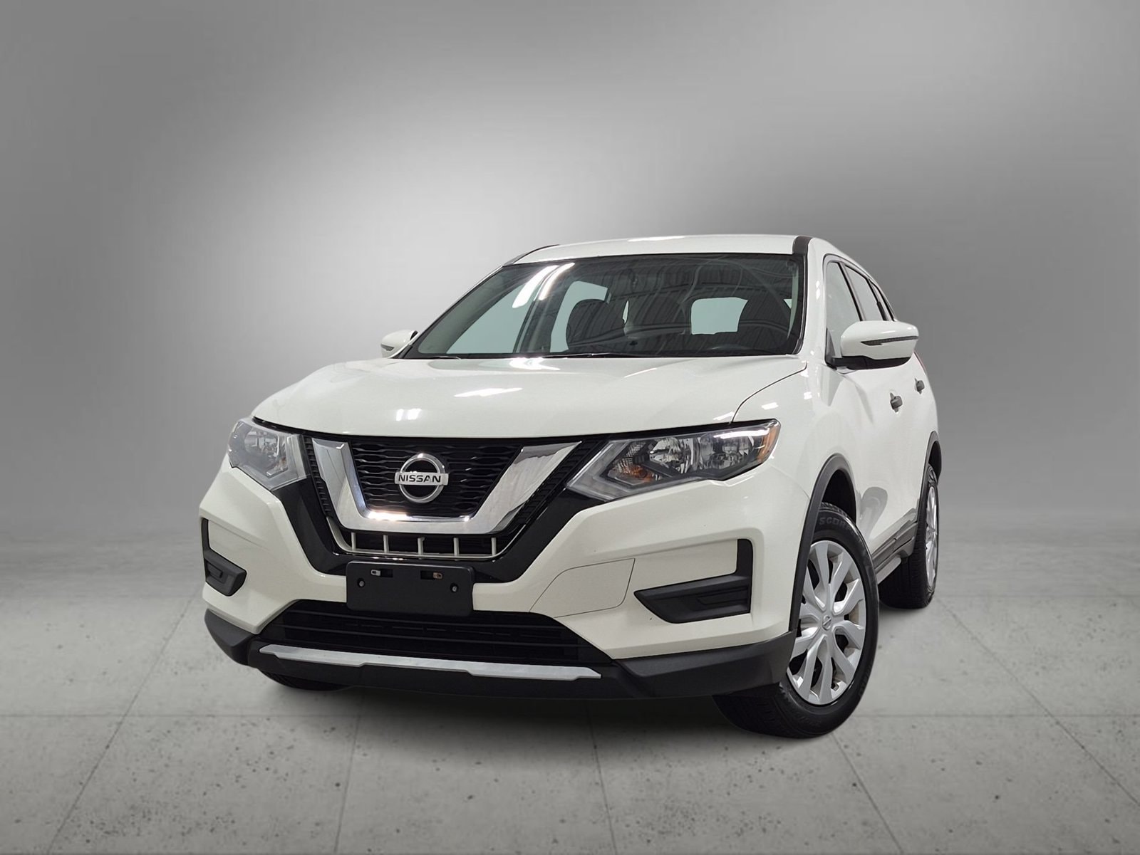 Used 2017 Nissan Rogue S with VIN 5N1AT2MV5HC802398 for sale in Farmington Hills, MI