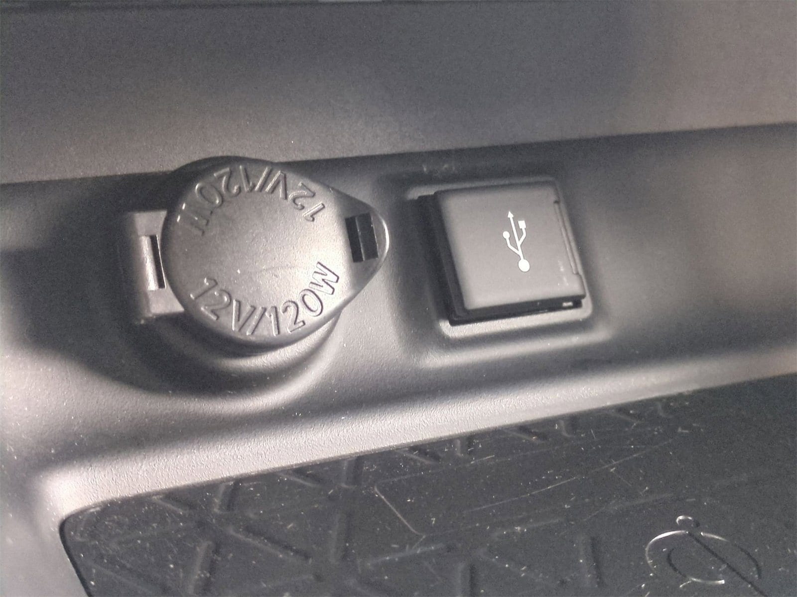 Thumbnail: 2022 Toyota RAV4 - 32