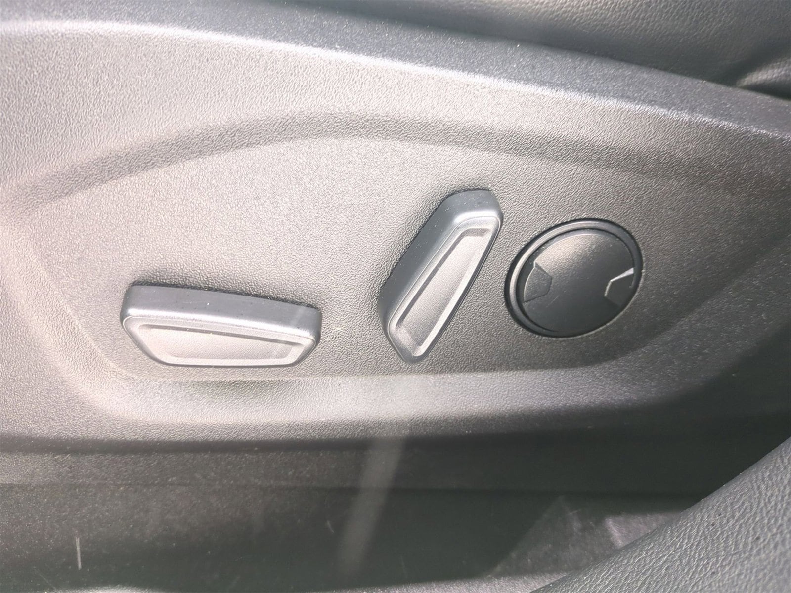 Thumbnail: 2023 Ford Edge - 17