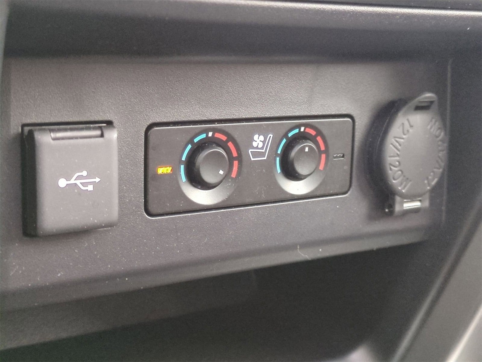 Thumbnail: 2021 Toyota 4Runner - 32