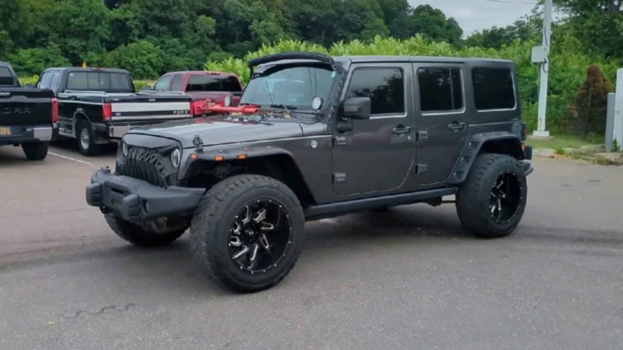 Thumbnail: 2016 Jeep Wrangler - 4
