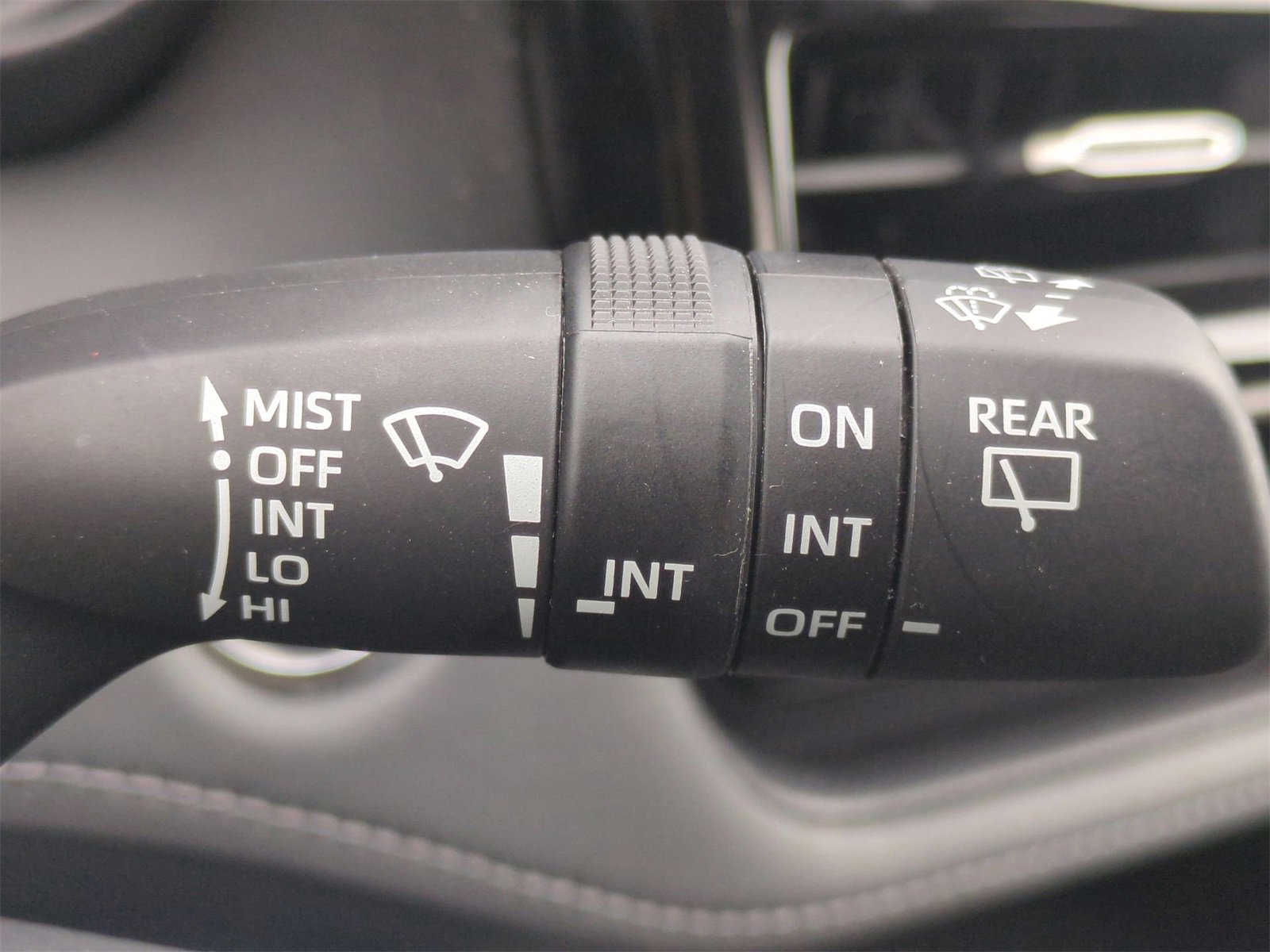 Thumbnail: 2023 Toyota Highlander - 27