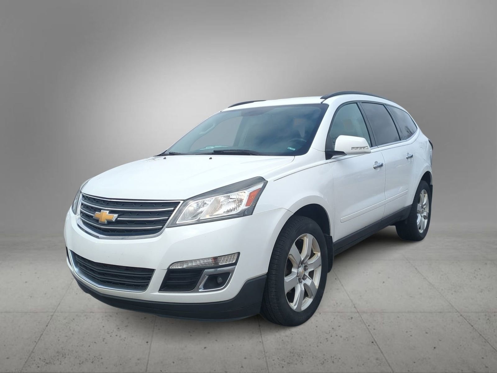 Thumbnail: 2017 Chevrolet Traverse - 4