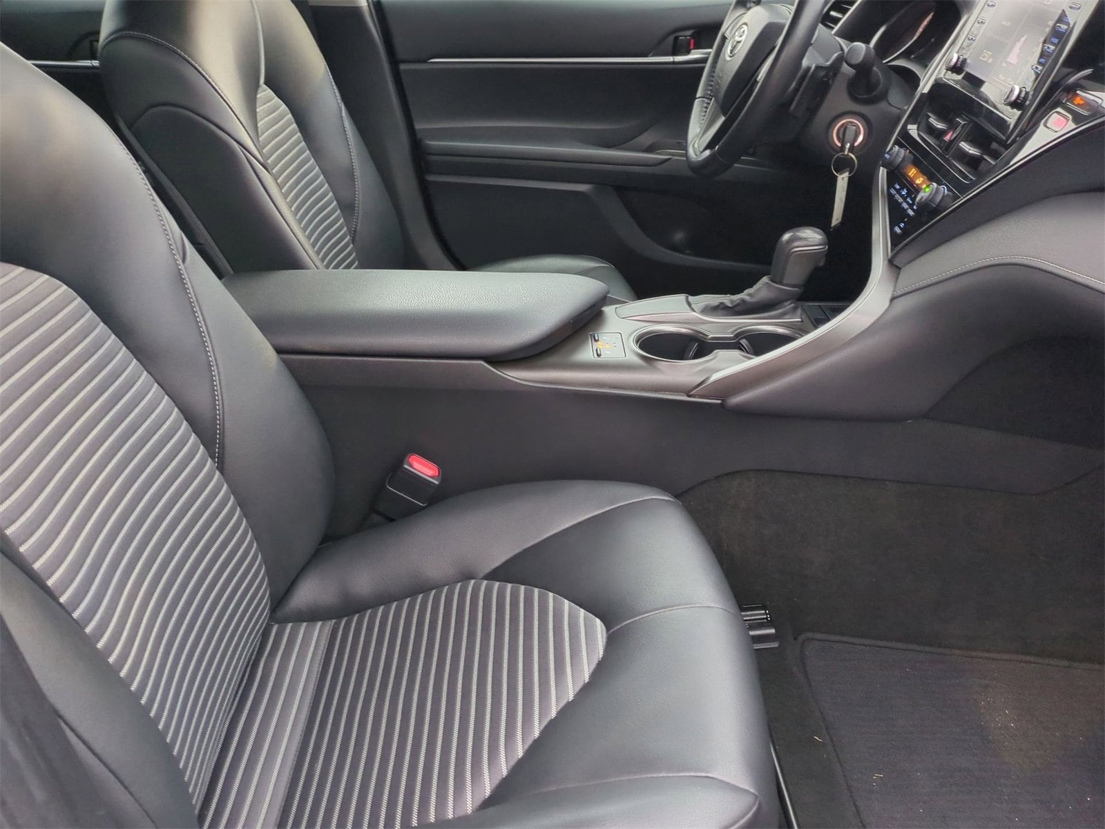 Thumbnail: 2021 Toyota Camry - 21