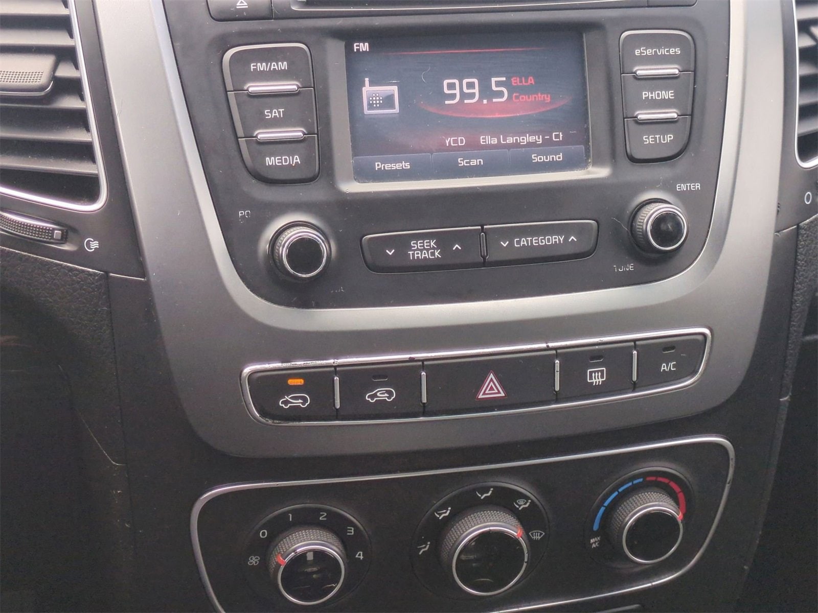 Thumbnail: 2014 Kia Sorento - 27