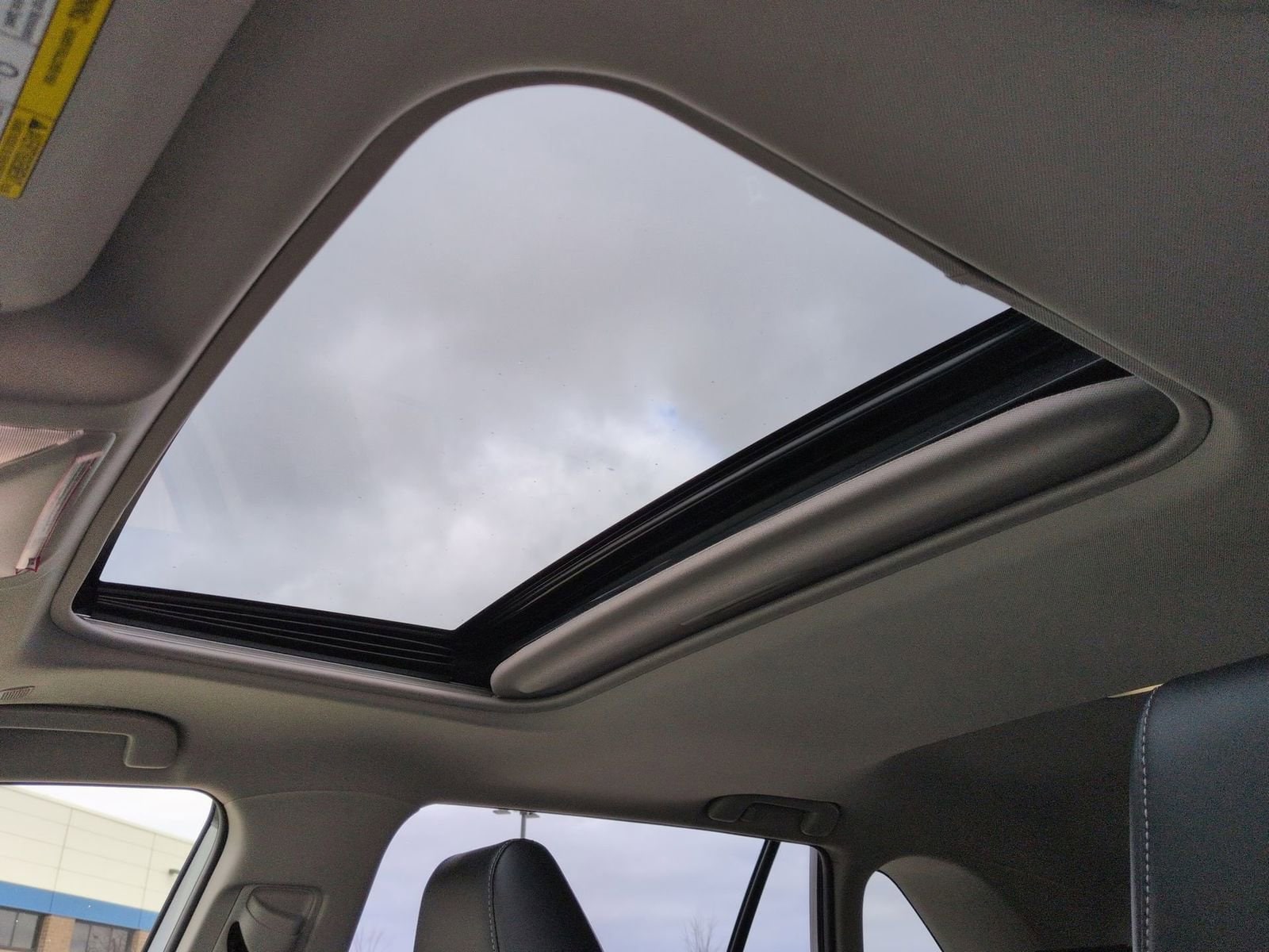 Thumbnail: 2023 Toyota RAV4 - 20