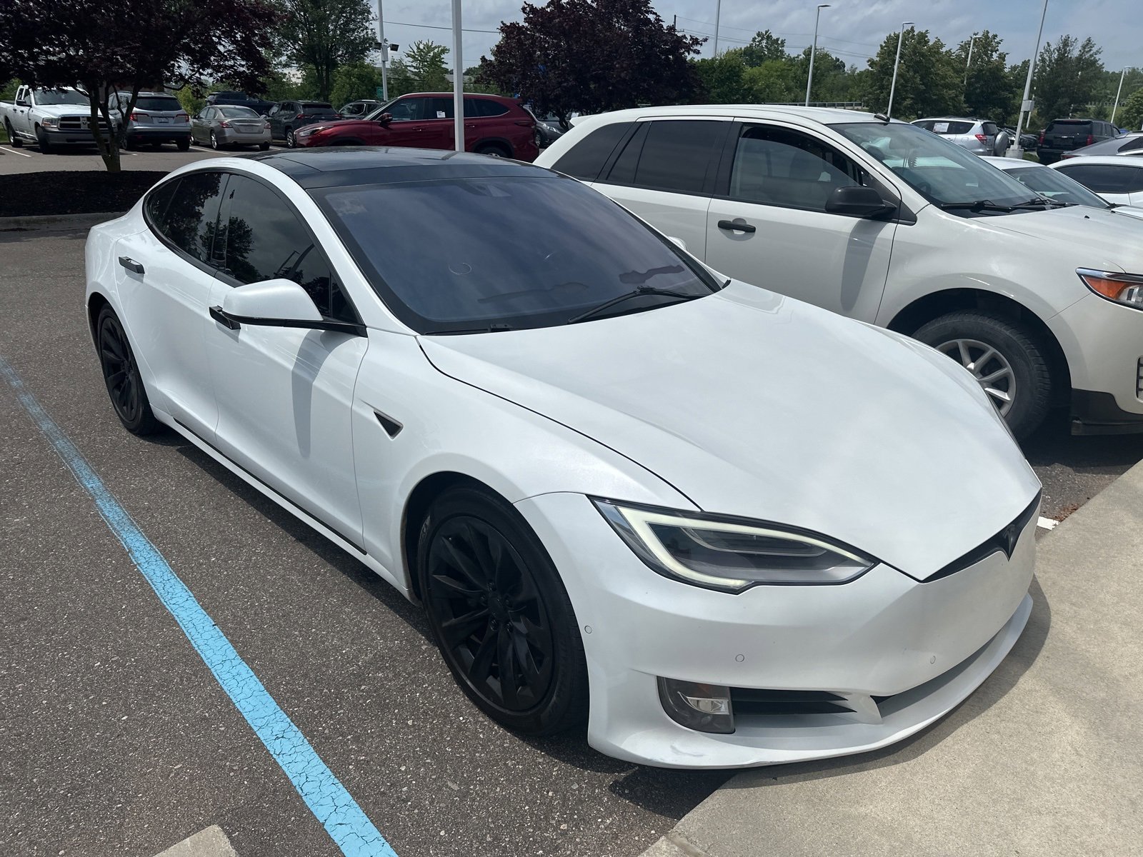 Thumbnail: 2016 Tesla Model S - 3