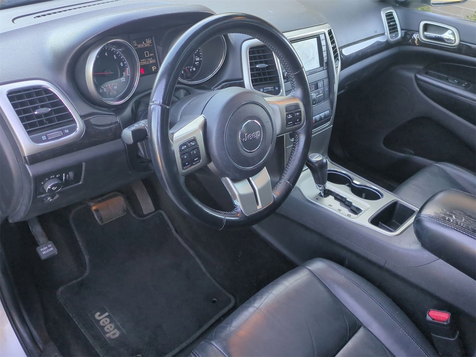 Thumbnail: 2012 Jeep Grand Cherokee - 10