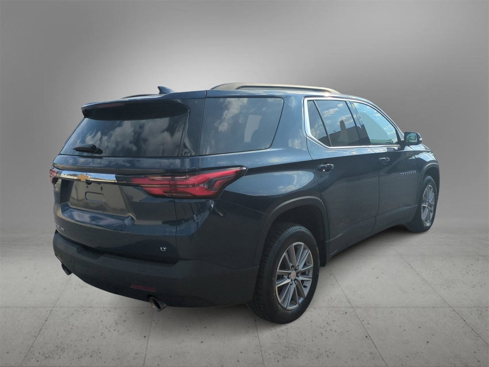 Thumbnail: 2023 Chevrolet Traverse - 8