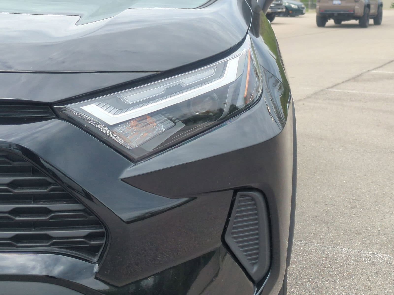 Thumbnail: 2025 Toyota RAV4 - 11
