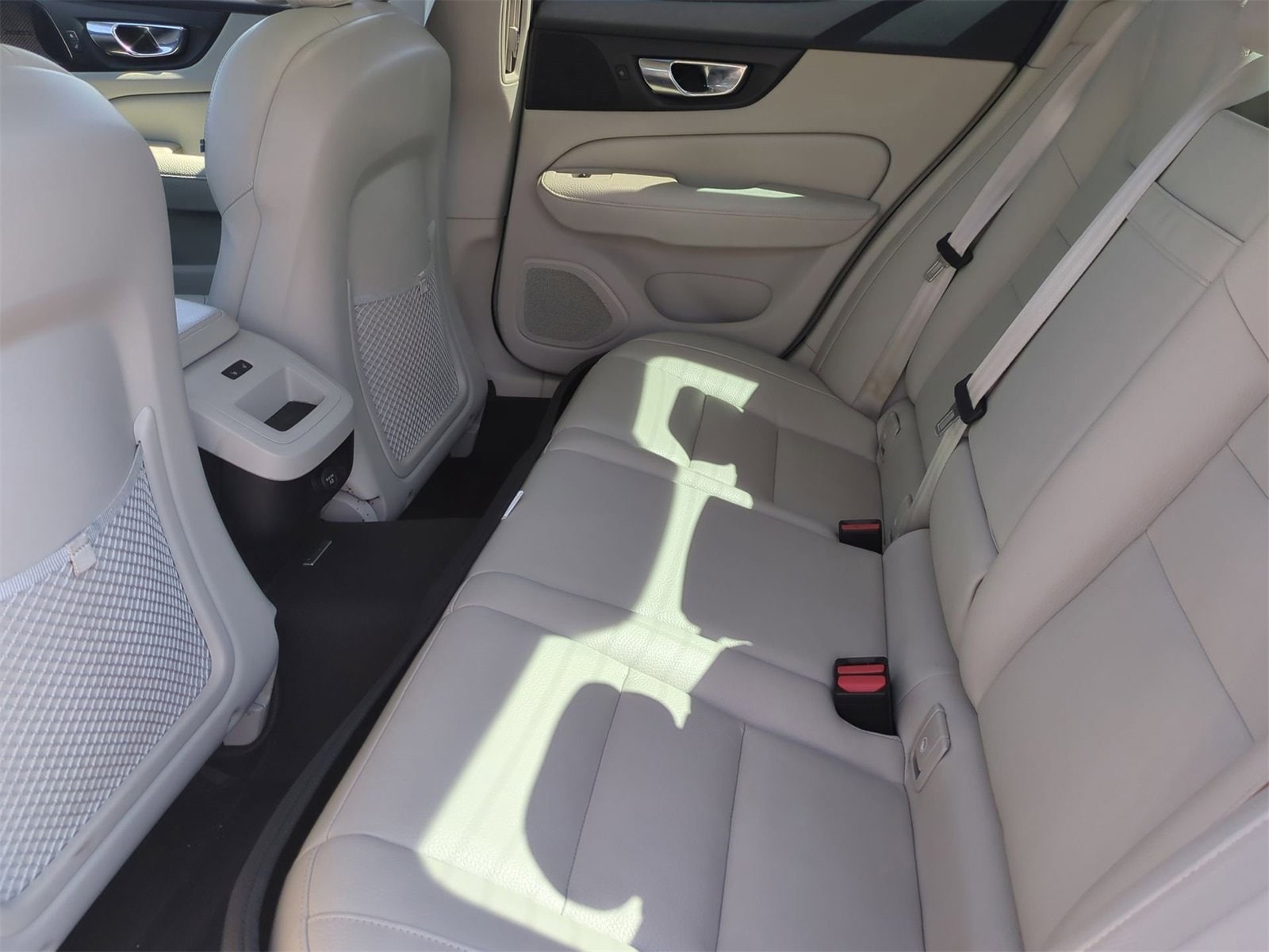 Thumbnail: 2020 Volvo S60 - 20
