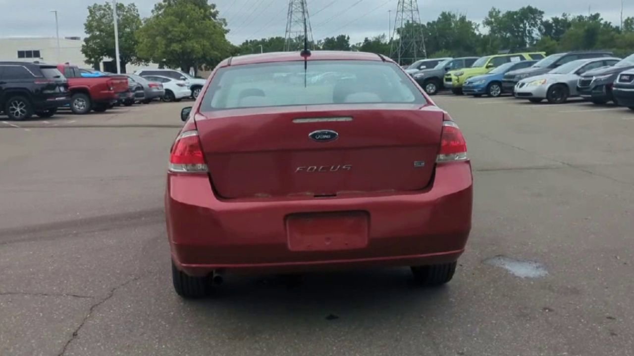 Thumbnail: 2010 Ford Focus - 7