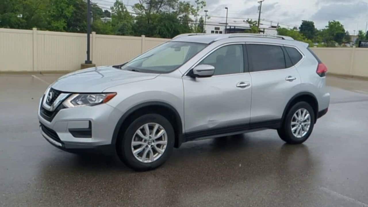 Thumbnail: 2017 Nissan Rogue - 4