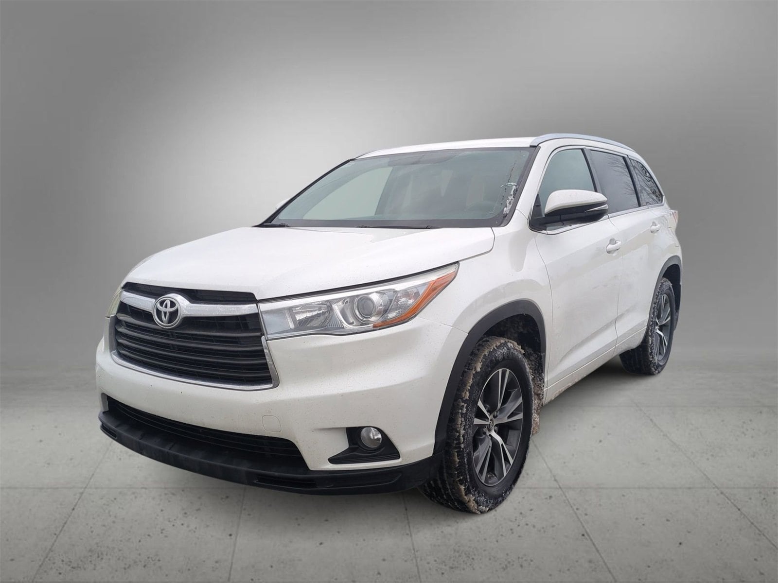 Thumbnail: 2016 Toyota Highlander - 4