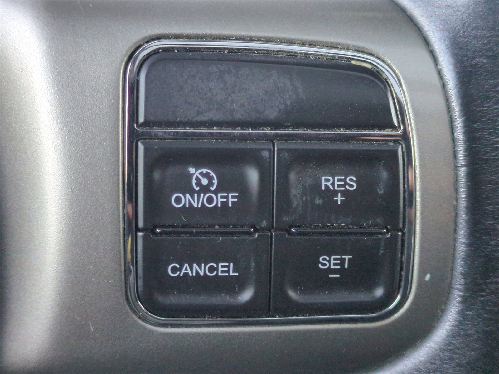 Thumbnail: 2012 Jeep Grand Cherokee - 26