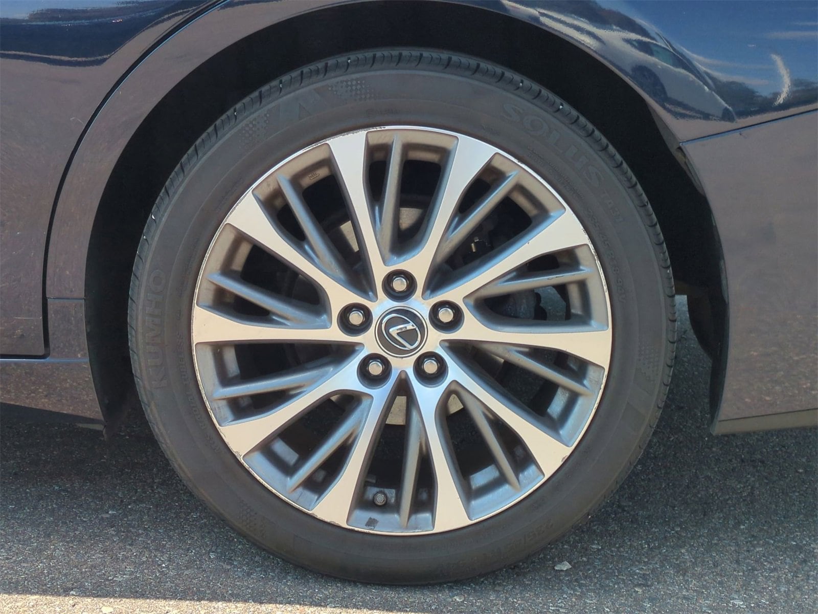 Thumbnail: 2019 Lexus ES - 13